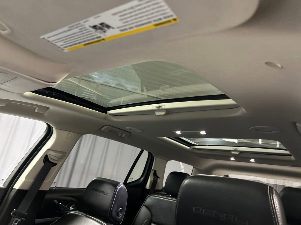 Used 2023 GMC Acadia Denali w/ Denali Ultimate Package image 23