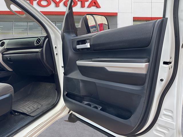 Used 2016 Toyota Tundra SR5 w/ SR5 Upgrade Package AWD/4WD image 23