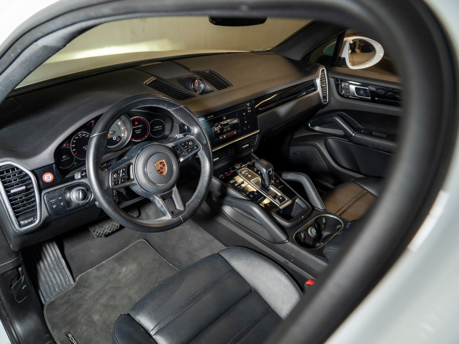 Certified 2023 Porsche Cayenne AWD/4WD image 4
