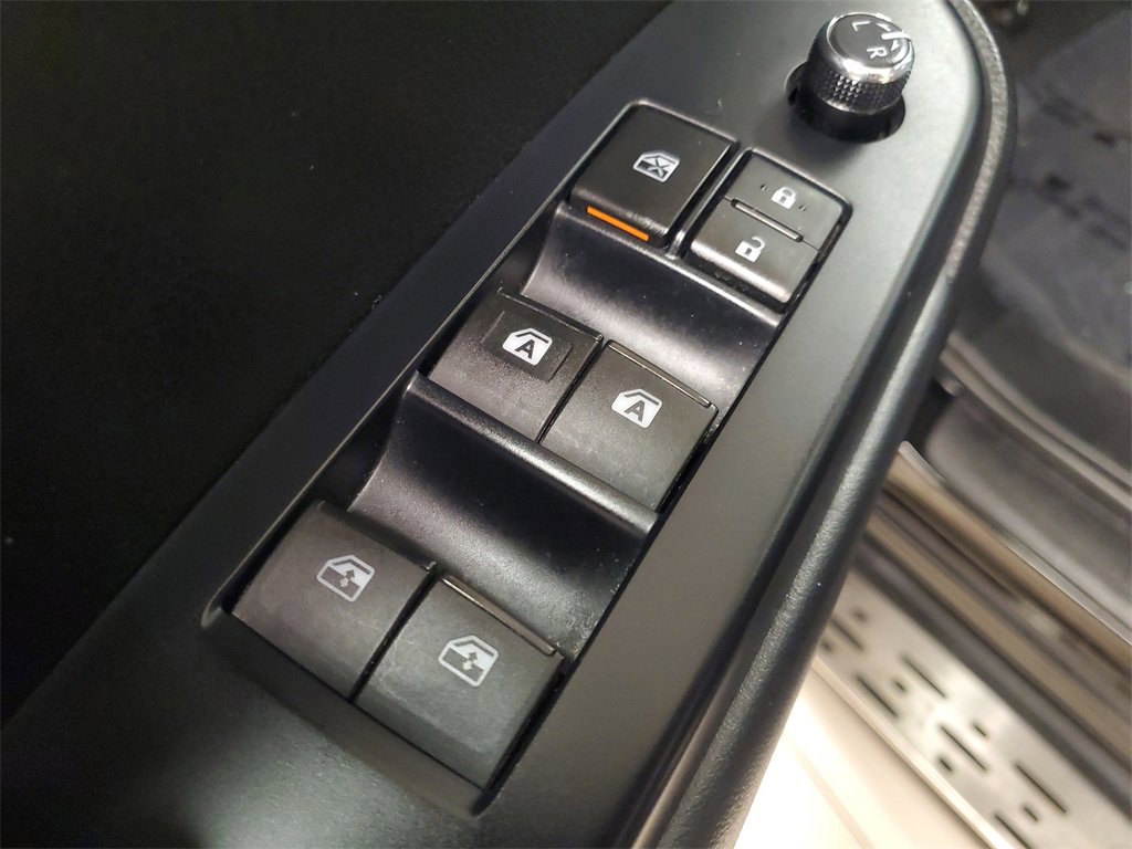 Used 2019 Toyota Highlander XLE image 21