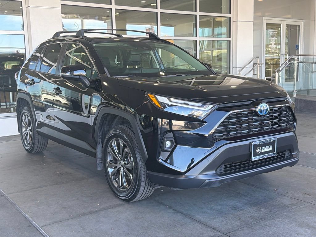 Certified 2022 Toyota RAV4 XLE Premium AWD/4WD image 7