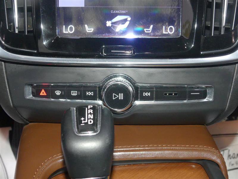 Used 2018 Volvo S90 T6 Inscription image 38