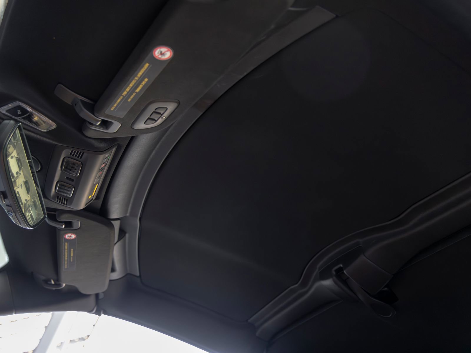 Used 2022 Chevrolet Corvette Stingray Preferred Cpe w/ Engine Appearance Package RWD image 33