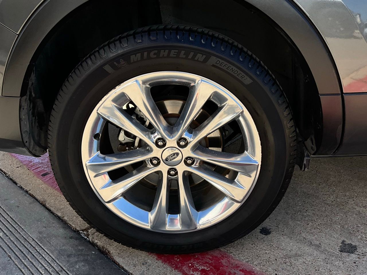 Used 2019 Ford Explorer XLT w/ Equipment Group 202A image 9