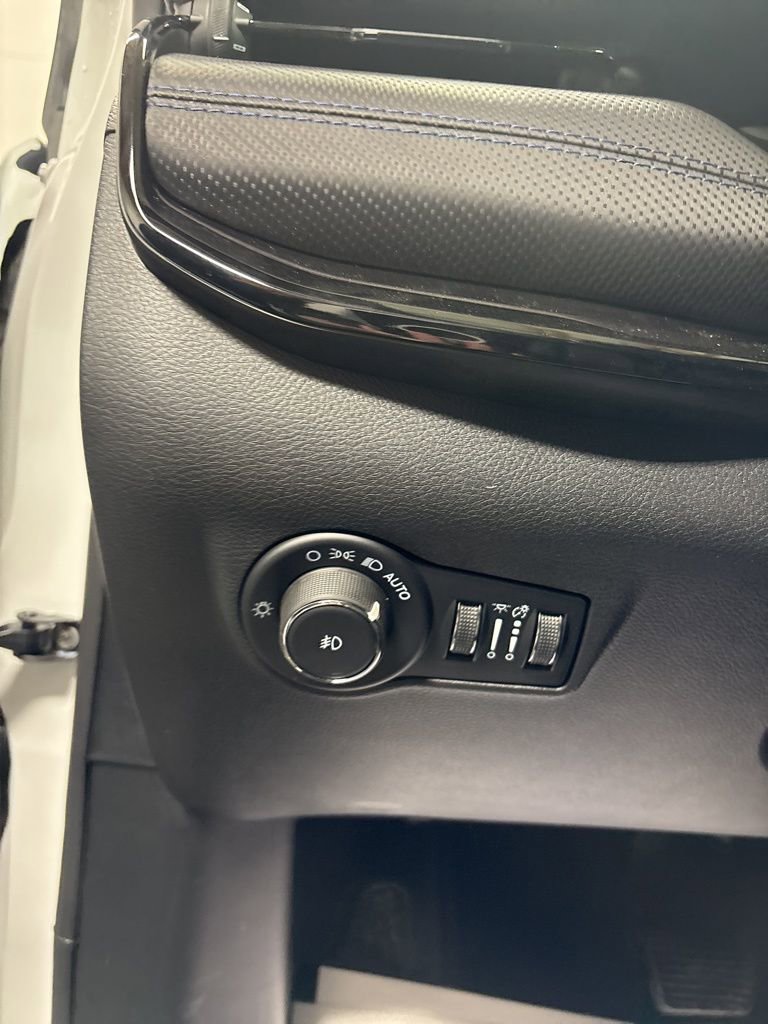 New 2026 Jeep Compass Limited image 15