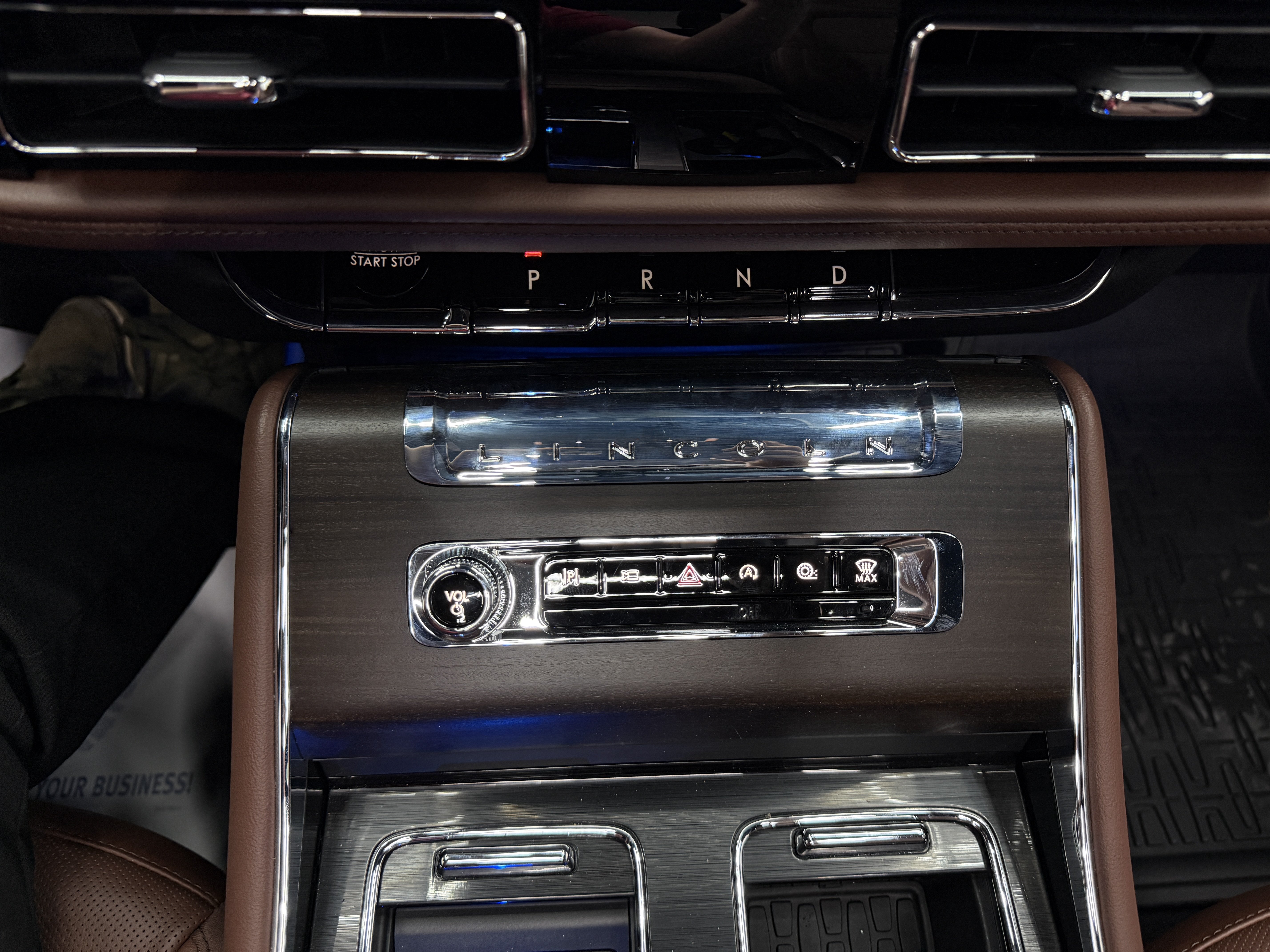 Used 2026 Lincoln Aviator Reserve w/ Jet Appearance Package AWD/4WD image 18
