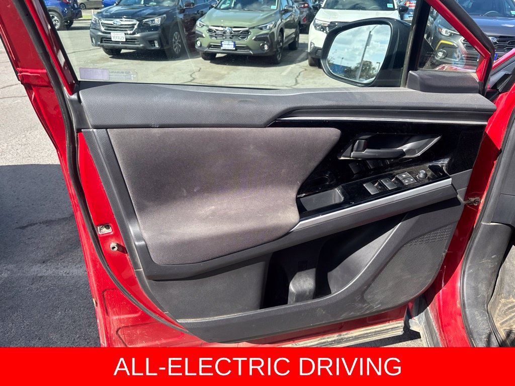Used 2023 Subaru Solterra AWD image 10