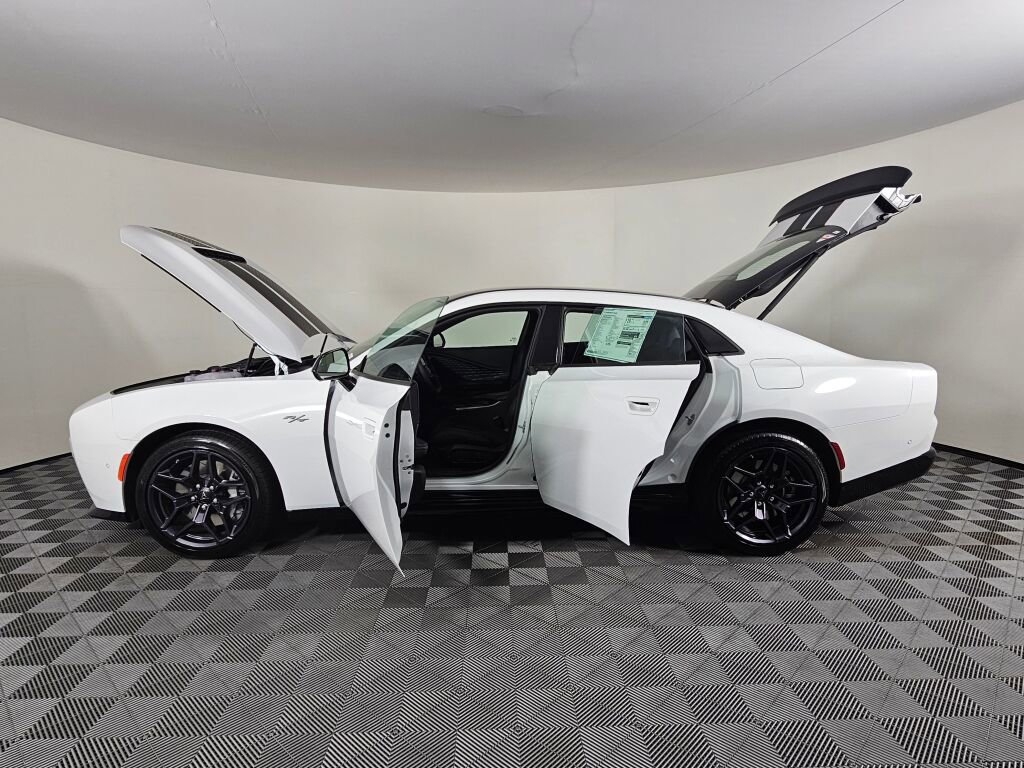 New 2026 Dodge Charger R/T AWD/4WD image 17