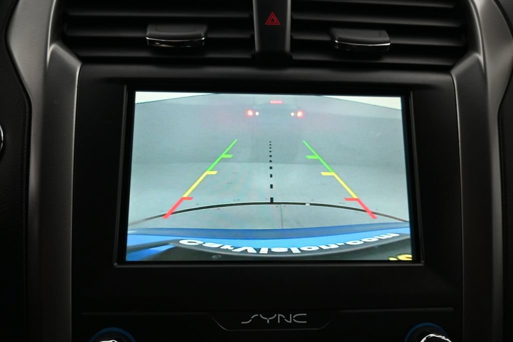 Used 2020 Ford Fusion SE FWD image 11