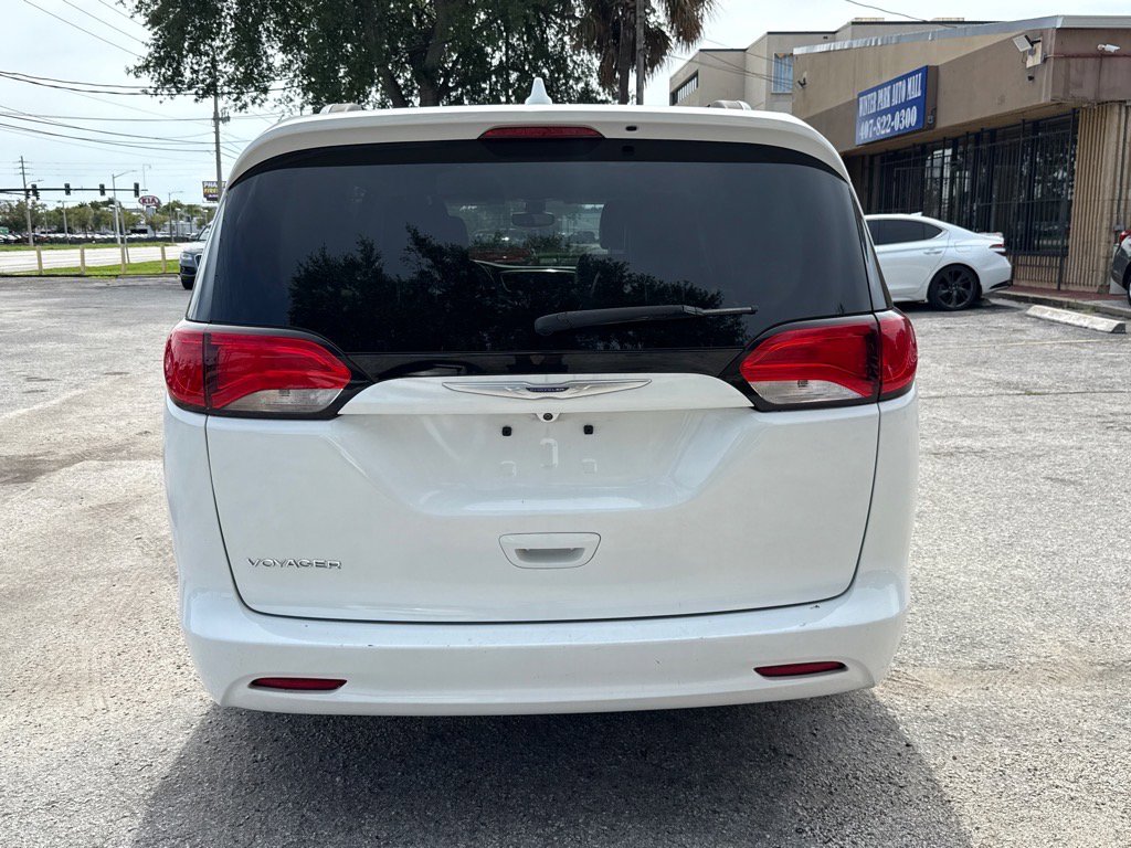 Used 2020 Chrysler Voyager Lxi image 6