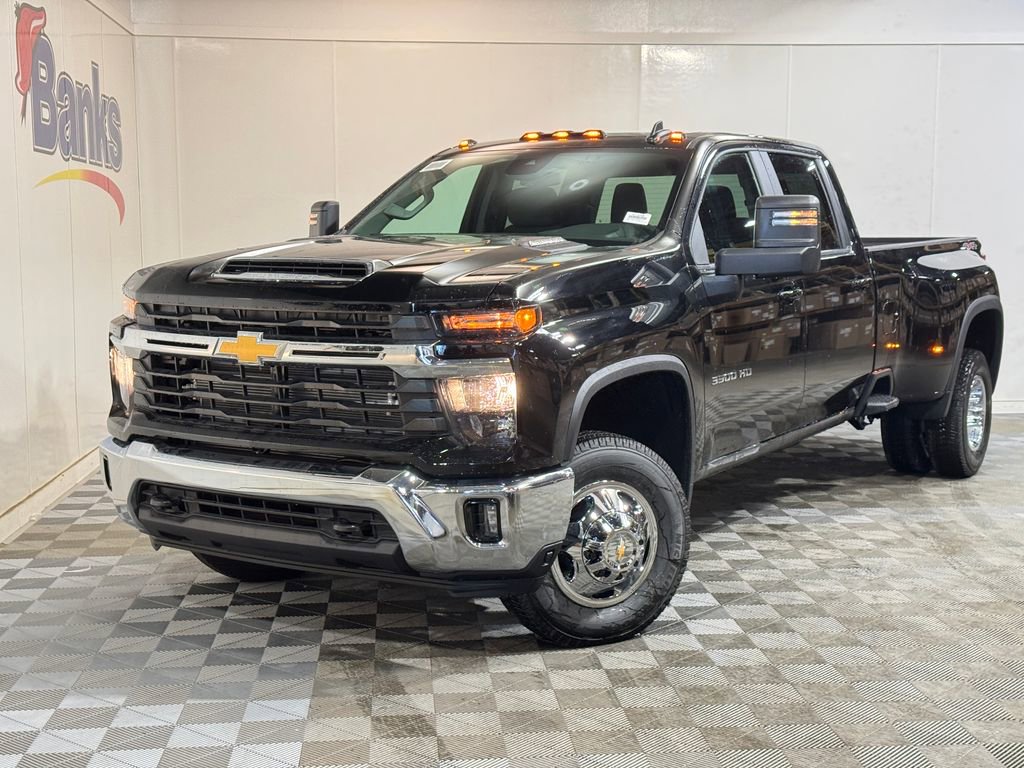 New 2026 Chevrolet Silverado 3500 LT AWD/4WD image 2
