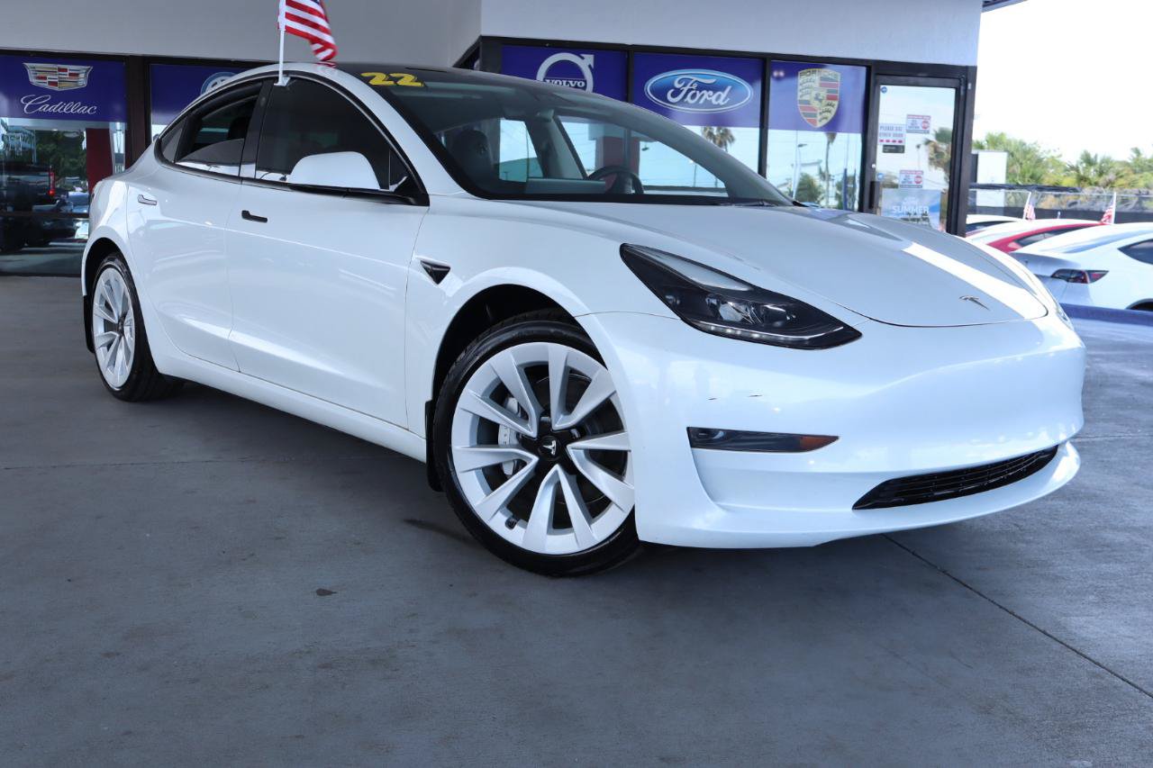 Used 2023 Tesla Model 3 Standard Range RWD image 2