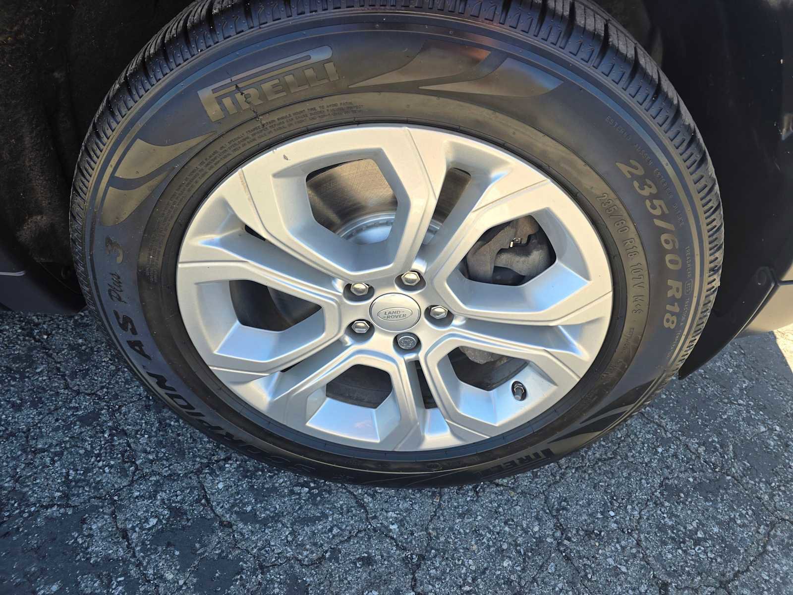 Used 2020 Land Rover Discovery Sport image 9