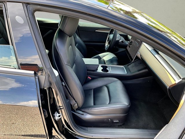 Used 2022 Tesla Model 3 Long Range AWD/4WD image 9