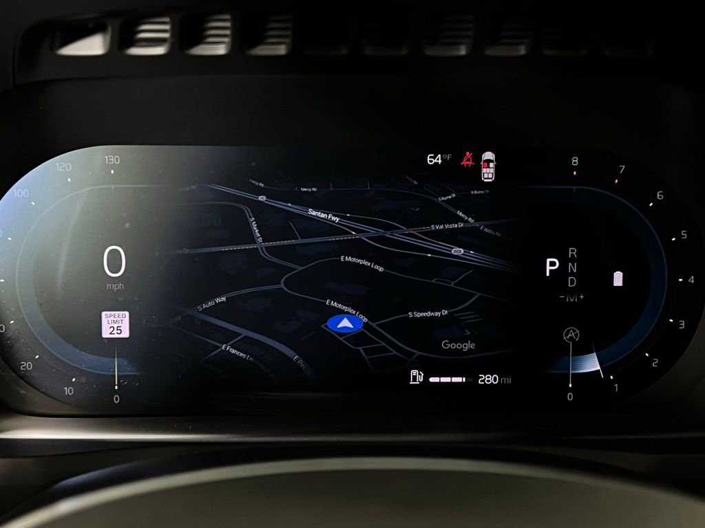 Used 2025 Volvo XC90 B6 Plus image 13