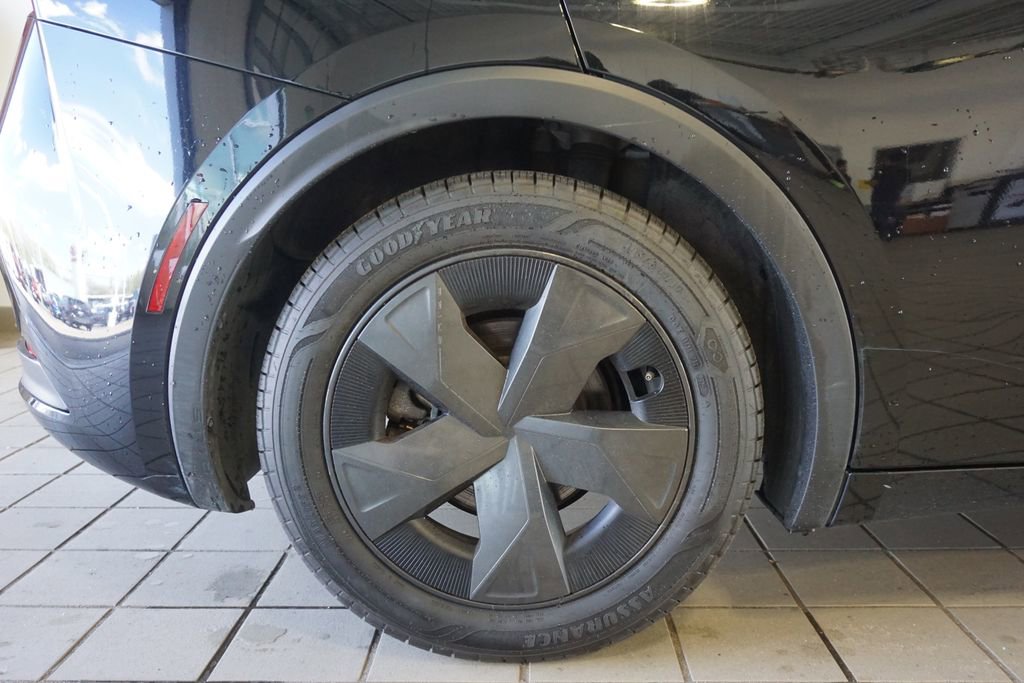 Used 2023 Toyota Prius LE FWD image 27