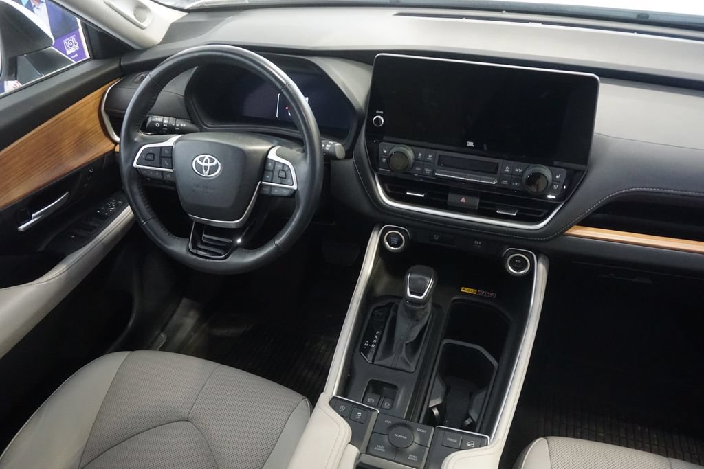 Used 2024 Toyota Grand Highlander AWD image 27