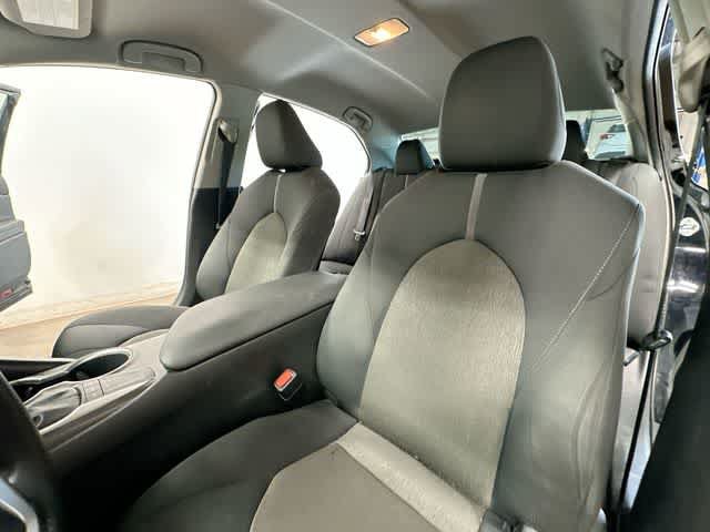 Used 2022 Toyota Camry LE FWD image 14