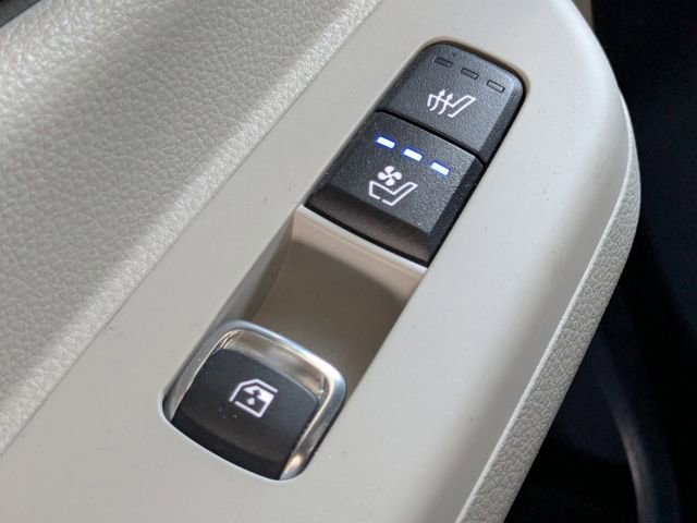 Certified 2025 Kia Carnival SX Prestige FWD image 21