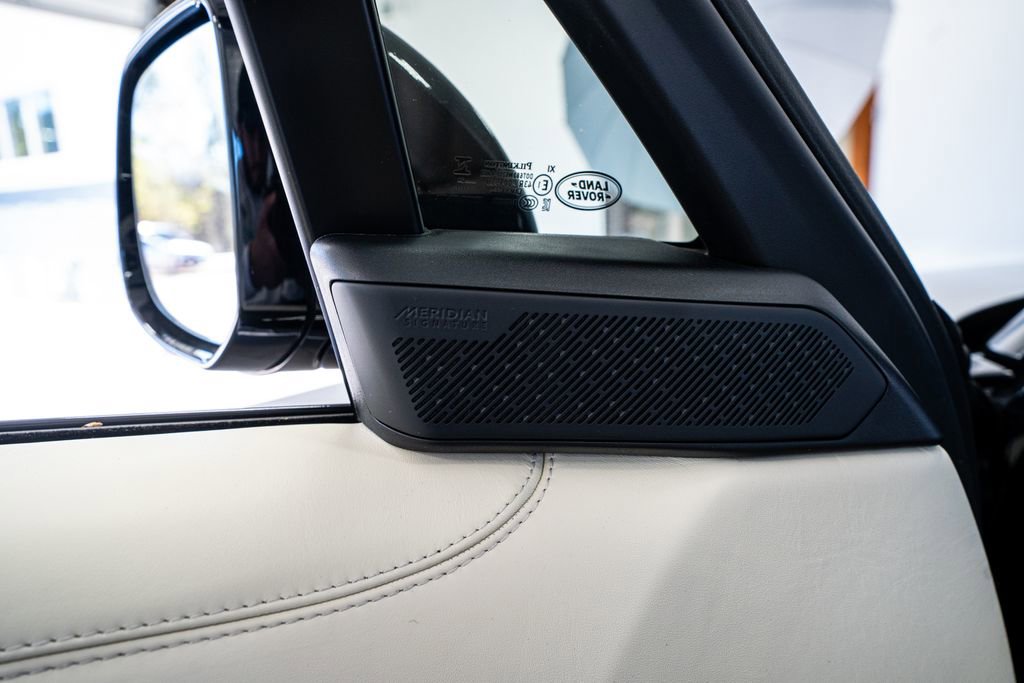 Used 2025 Land Rover Range Rover Autobiography image 30