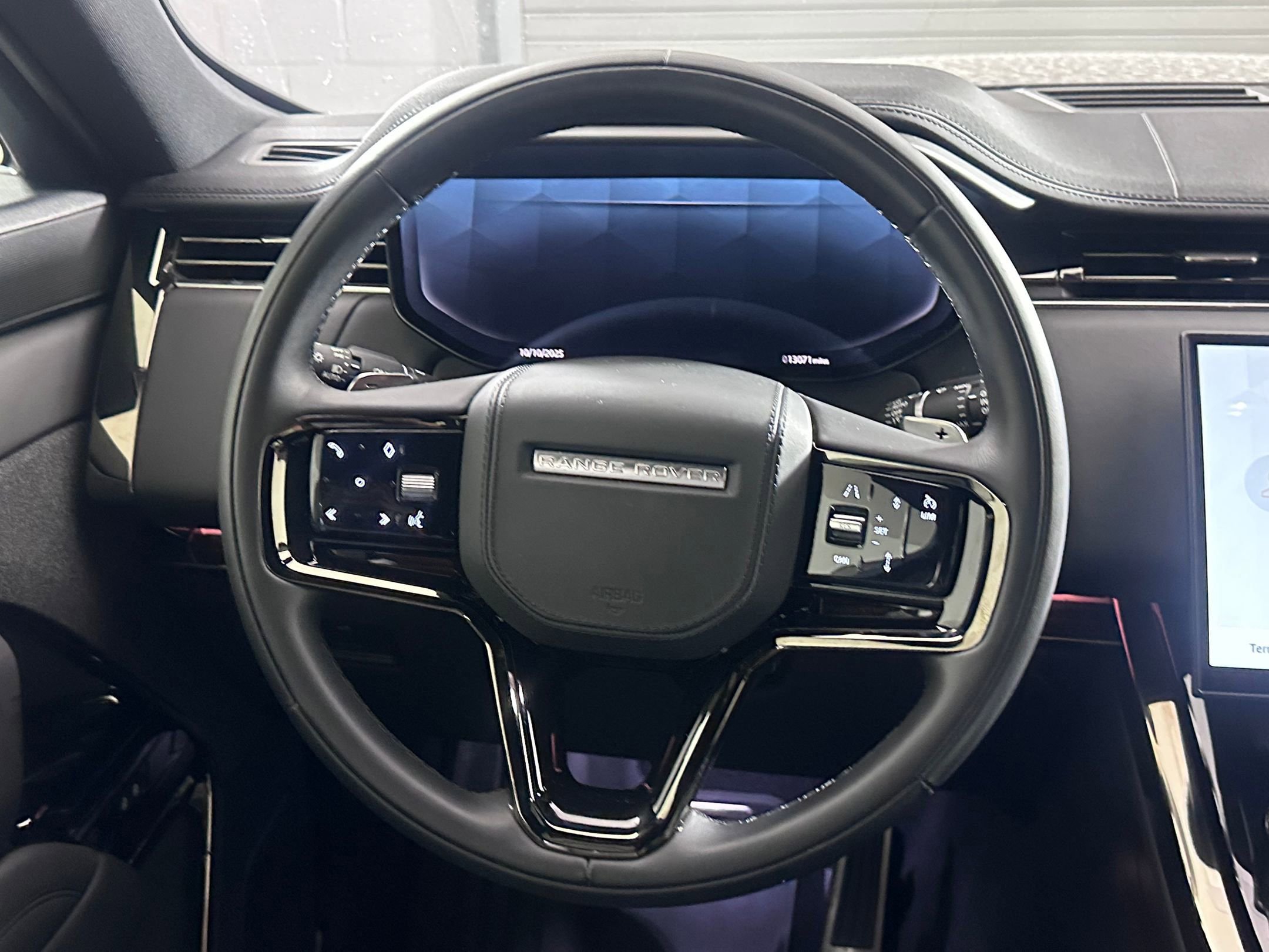 Used 2023 Land Rover Range Rover Sport SE Dynamic image 13