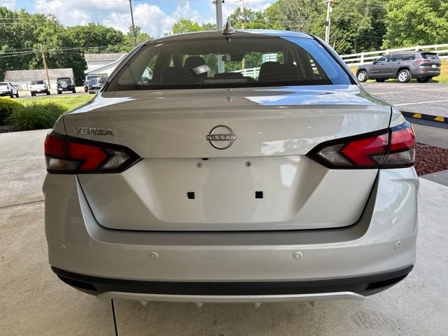 Used 2025 Nissan Versa SV FWD image 9