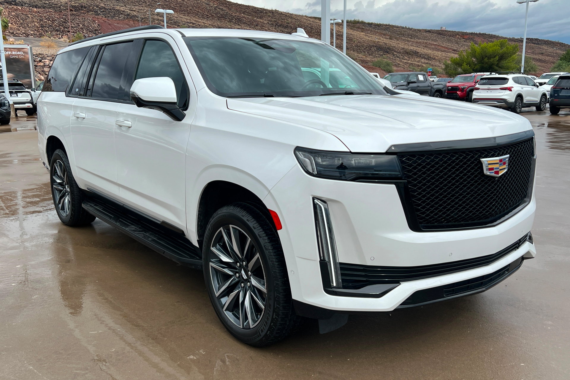 Used 2021 Cadillac Escalade ESV Sport w/ Driver Assist Tech Package AWD/4WD image 8
