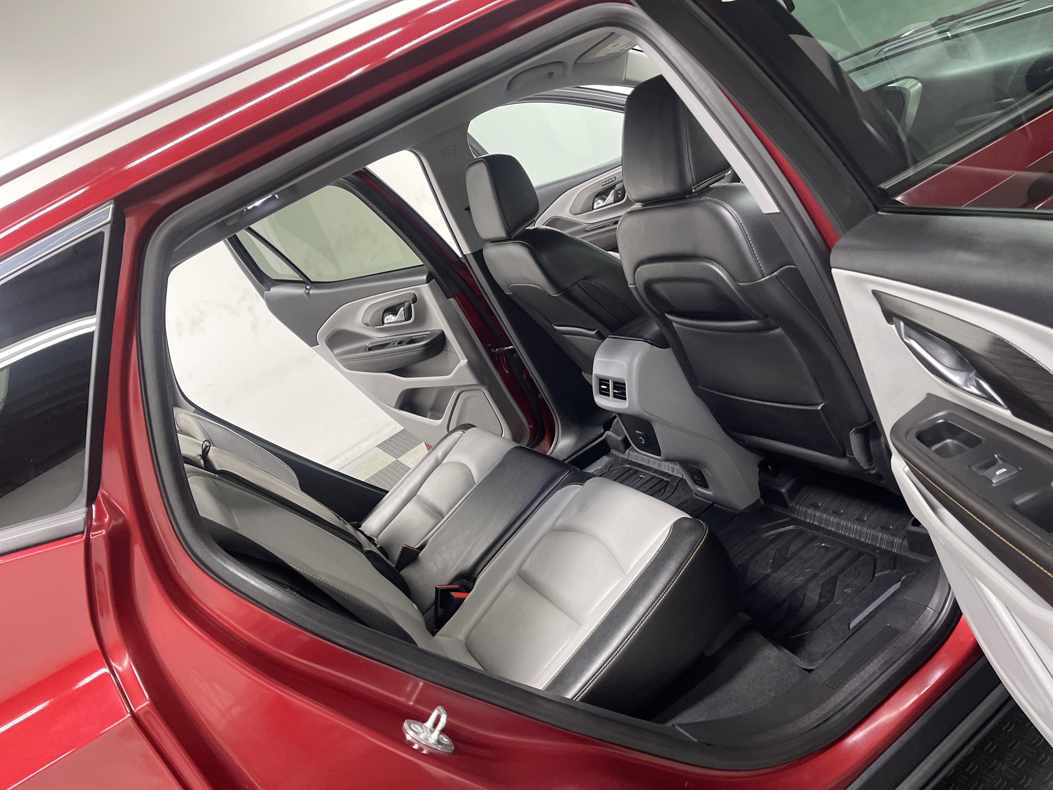 Used 2019 GMC Terrain SLT w/ Preferred Package image 18