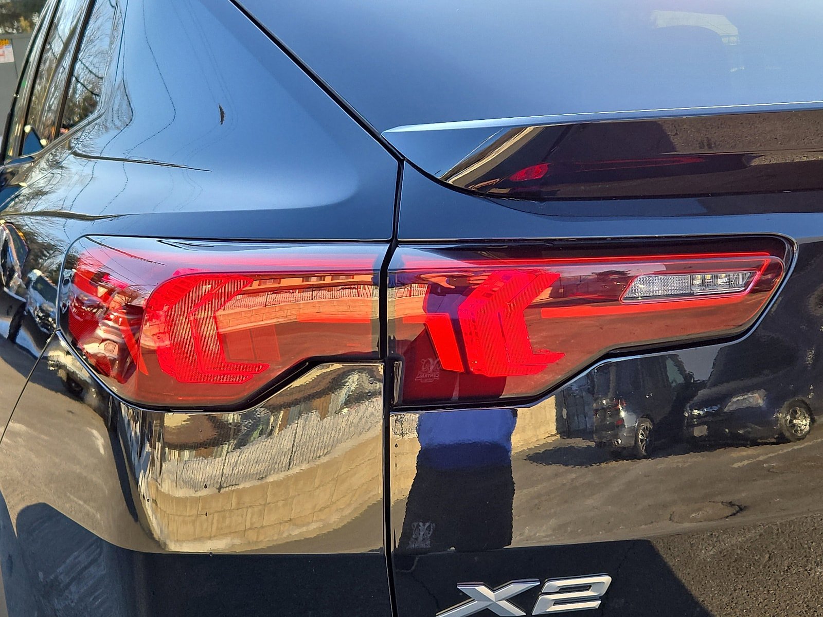 Used 2025 BMW X2 xDrive28i w/ Premium Package image 10