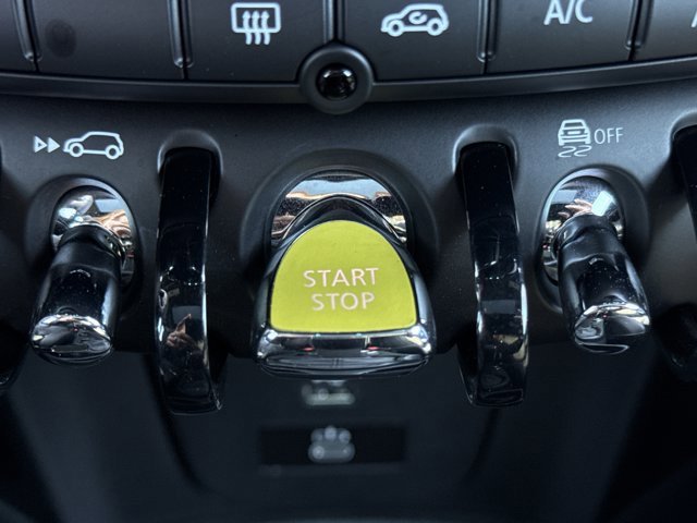 Used 2024 MINI Cooper SE FWD image 24