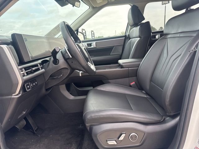 Used 2025 Hyundai Santa Fe SEL image 2