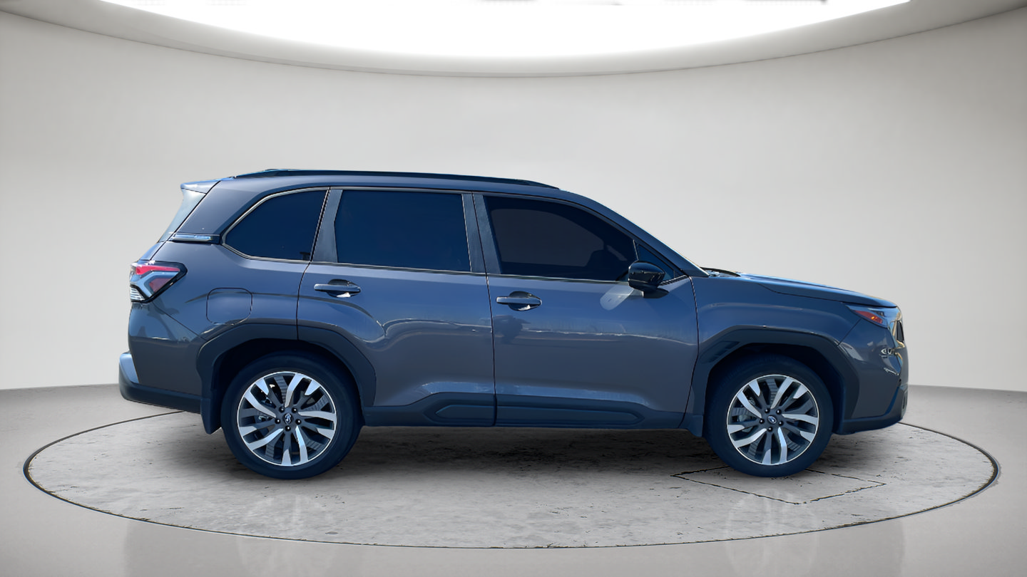 Used 2025 Subaru Forester Touring AWD/4WD image 14