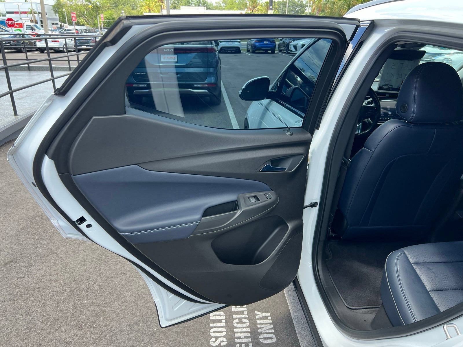 Used 2022 Chevrolet Bolt EUV Premier w/ Super Cruise Package FWD image 42