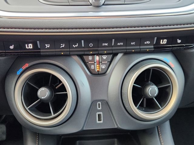Used 2024 Chevrolet Blazer Premier FWD image 22
