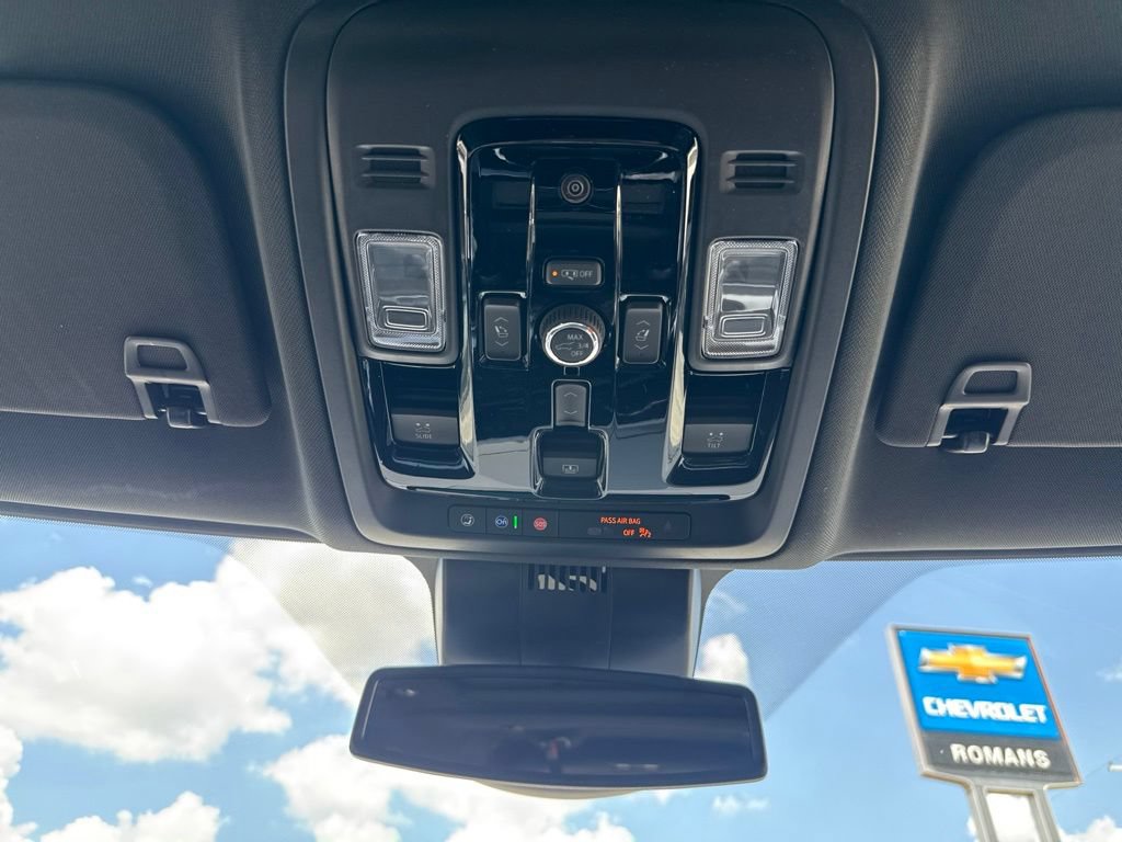 New 2026 Chevrolet Suburban RST w/ RST Capability Package AWD/4WD image 19