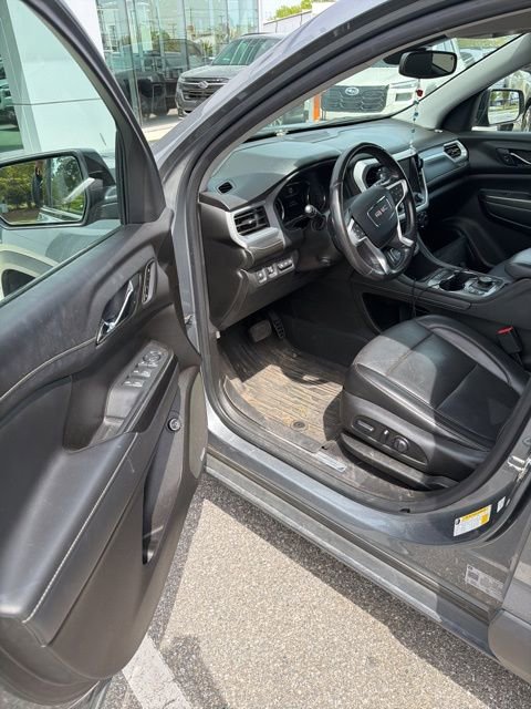 Used 2021 GMC Acadia SLT w/ Elevation Edition image 2