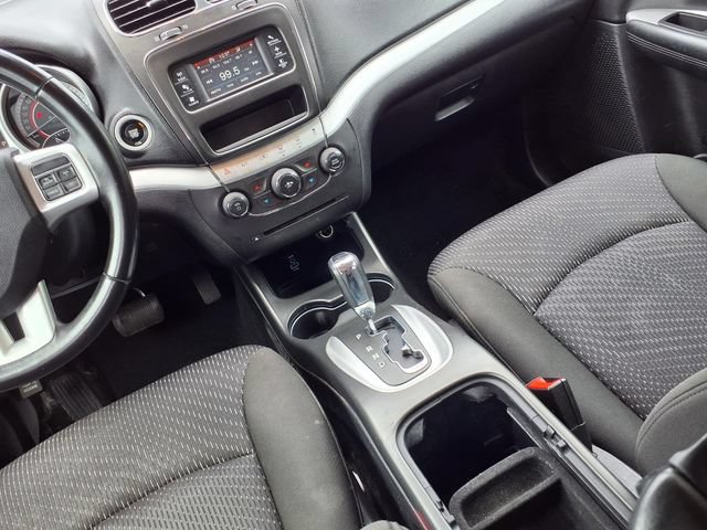 Used 2019 Dodge Journey SE FWD image 9