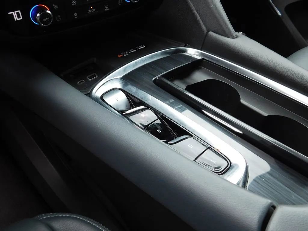 Used 2024 Buick Enclave Premium image 21