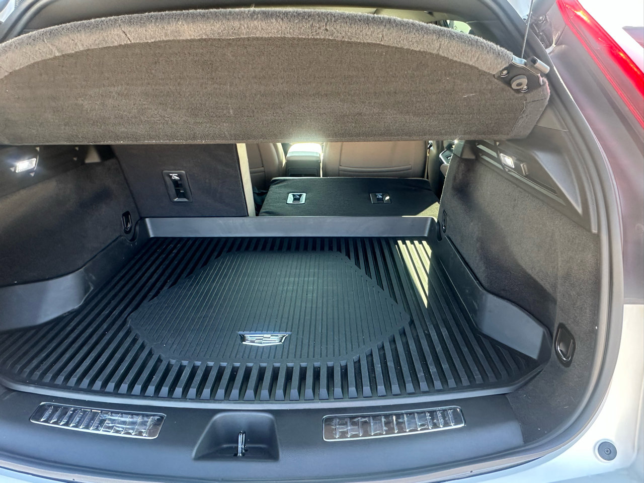 Used 2025 Cadillac XT4 Premium Luxury w/ Technology Package image 19