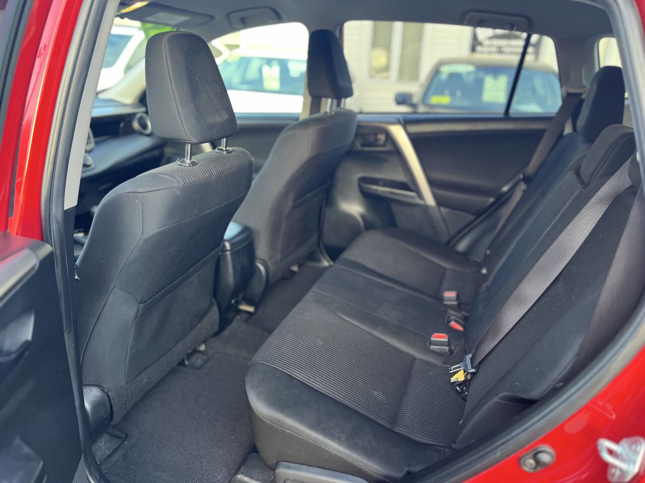 Used 2017 Toyota RAV4 LE image 18