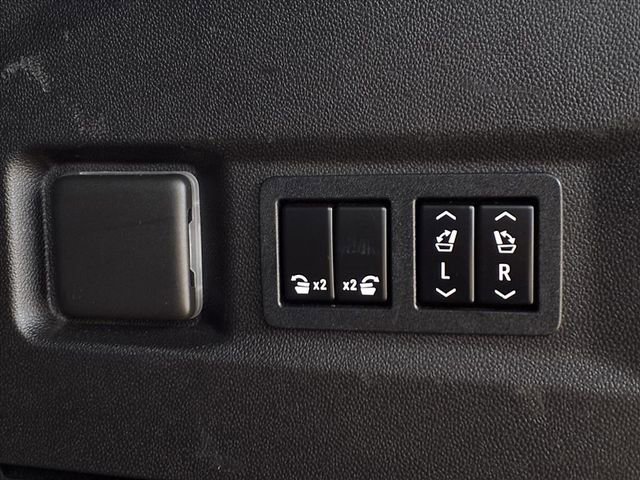 Used 2021 Chevrolet Tahoe LT w/ LT Signature Package image 13