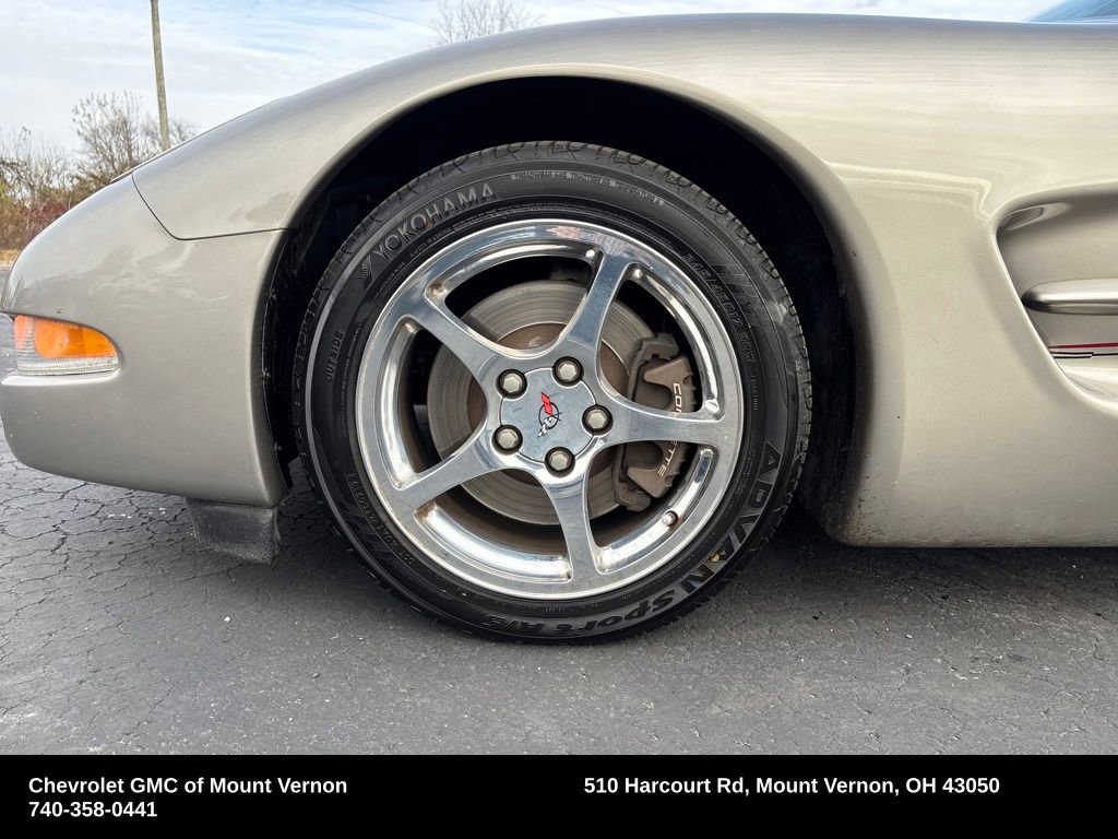 Used 2002 Chevrolet Corvette Coupe w/ Preferred Equipment Group2 image 27