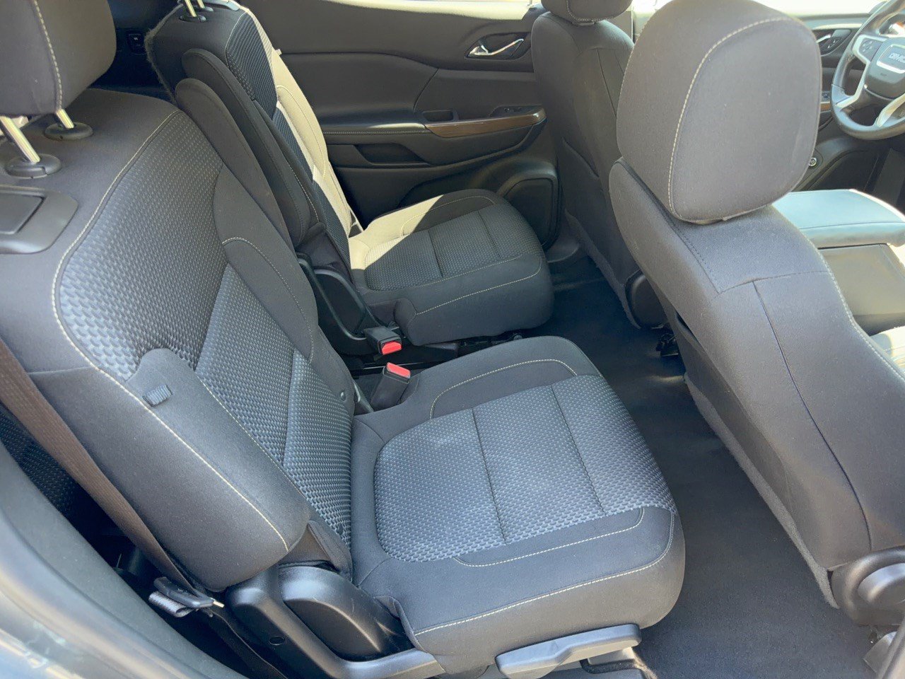 Used 2021 GMC Acadia SLE w/ Driver Convenience Package FWD image 29