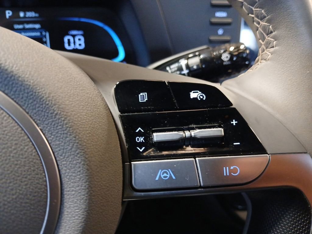 Certified 2025 Hyundai Elantra Sport FWD image 21