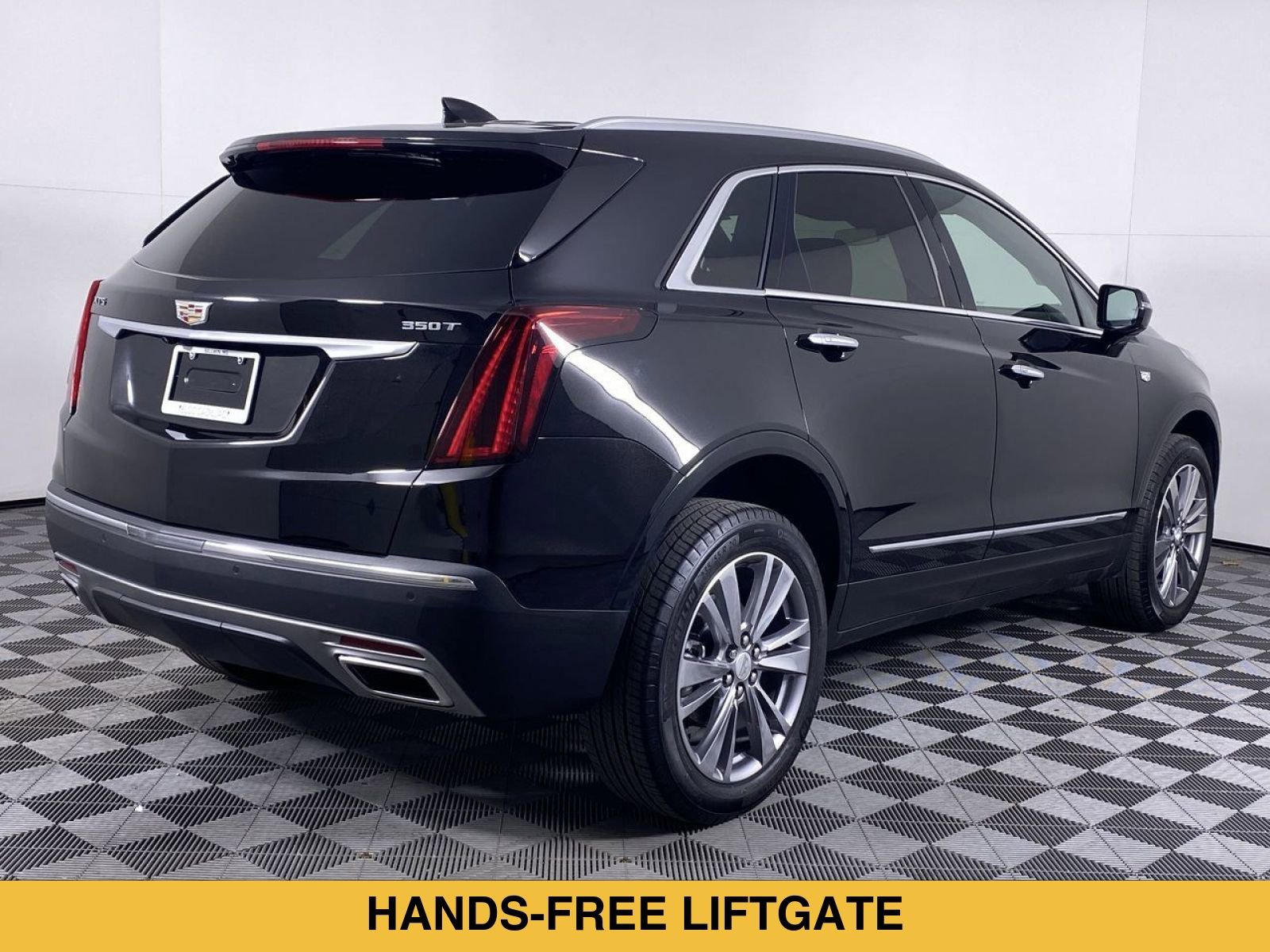 Certified 2025 Cadillac XT5 Premium Luxury FWD image 19