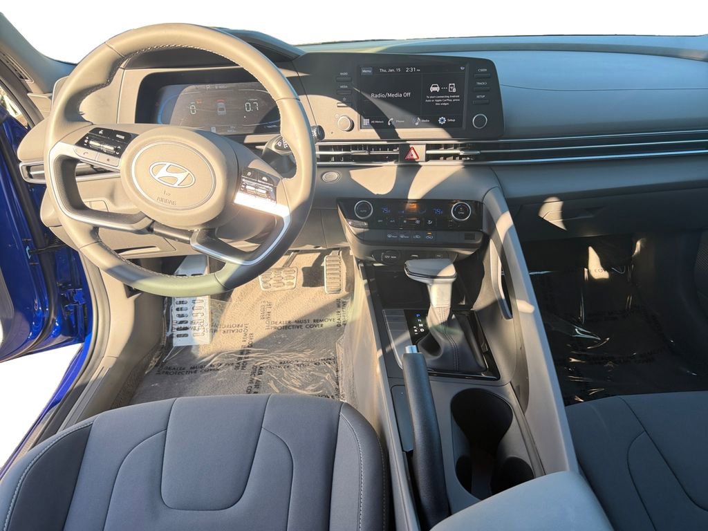 Certified 2025 Hyundai Elantra Sport image 10