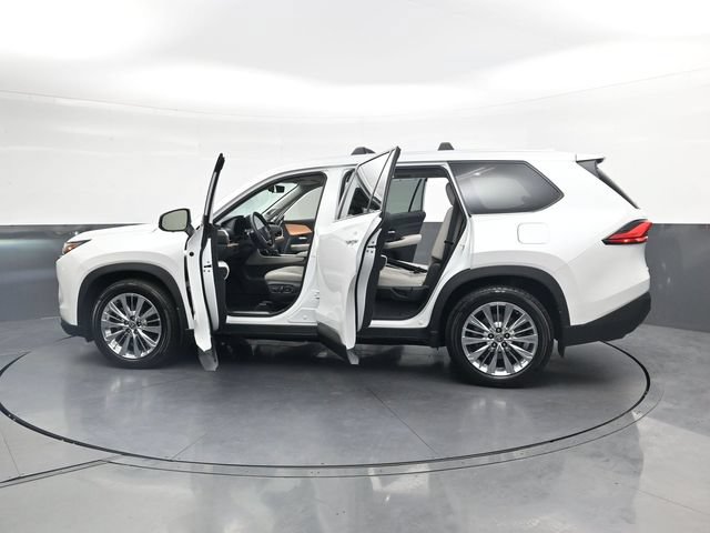 Used 2024 Toyota Grand Highlander AWD image 43
