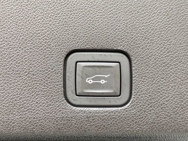 Certified 2025 Cadillac XT6 Sport image 12