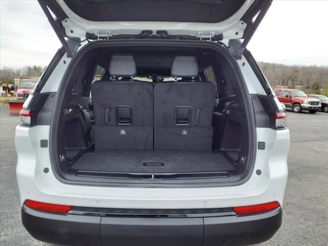 New 2025 Jeep Grand Cherokee L Laredo AWD/4WD image 8