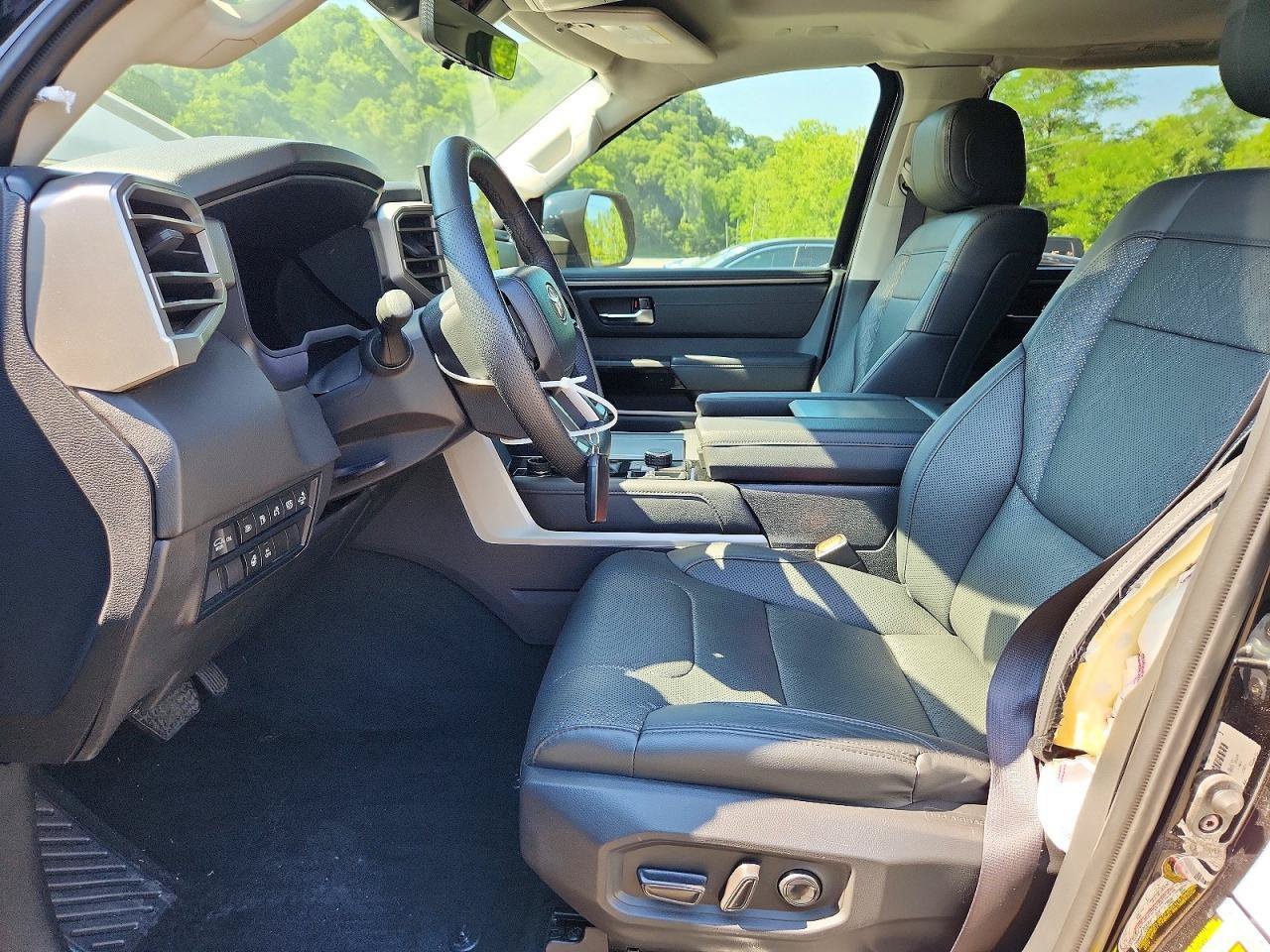 Used 2024 Toyota Sequoia Limited w/ Tow Technology Package AWD/4WD image 5